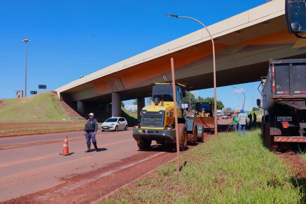 PrefCG intensifica ações de zeladoria e manutenção em diversas regiões da Capital.