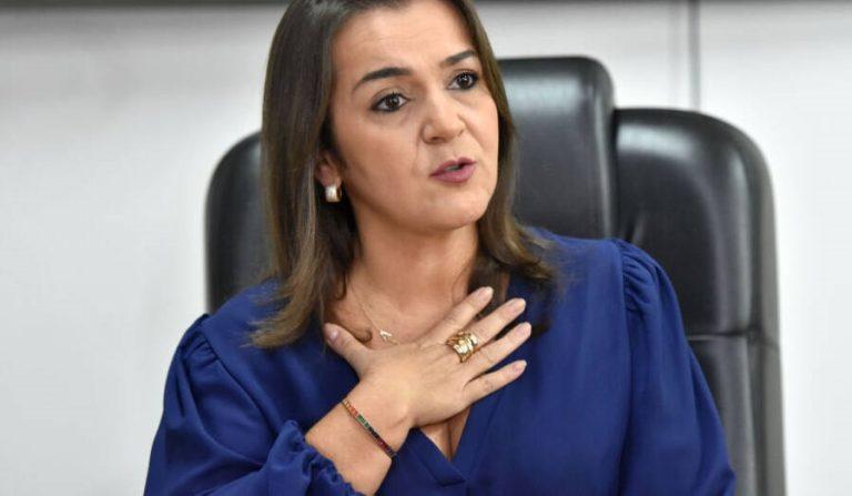 A prefeita Adriane Lopes confirma que vai licitar asfalto em 33 bairros nos próximos dias.
