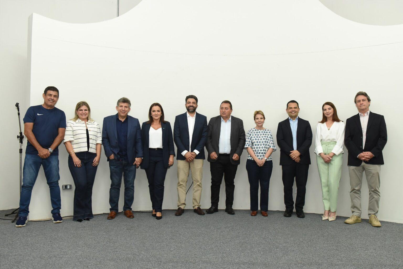 A prefeita Adriane Lopes empossa secretários e destaca novos investimentos para Campo Grande Mato Grosso do Sul.