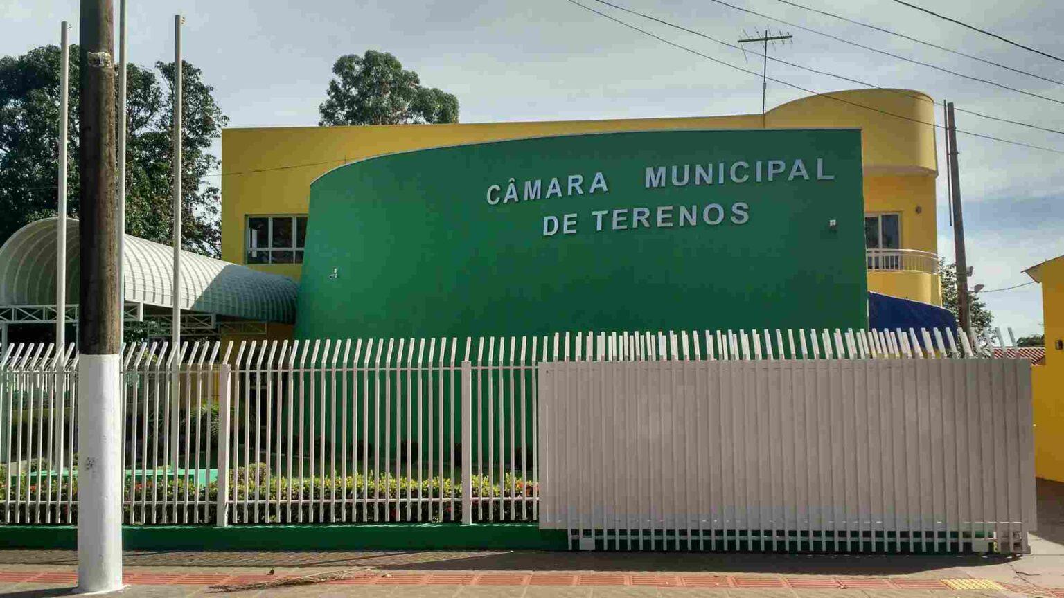 Câmara Municipal  de Terenos não irá celebrar novos contratos com empresas investigadas, diz presidente.