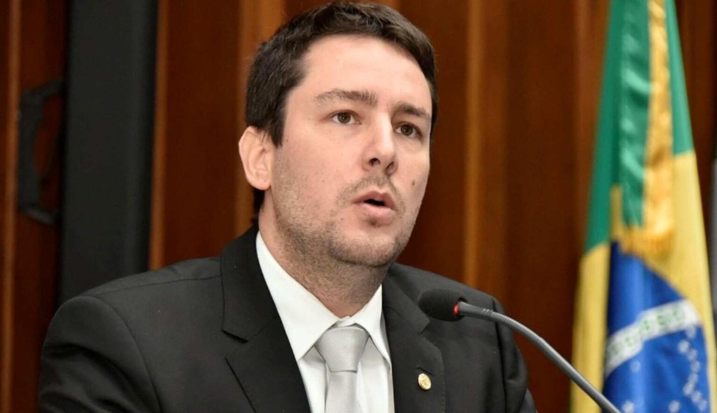 O deputado estadual de Mato Grosso do Sul João Henrique Catan (PL) criticou a decisão do ministro do STF, sobre nova negativa de prisão domiciliar a Bolsonaro.
