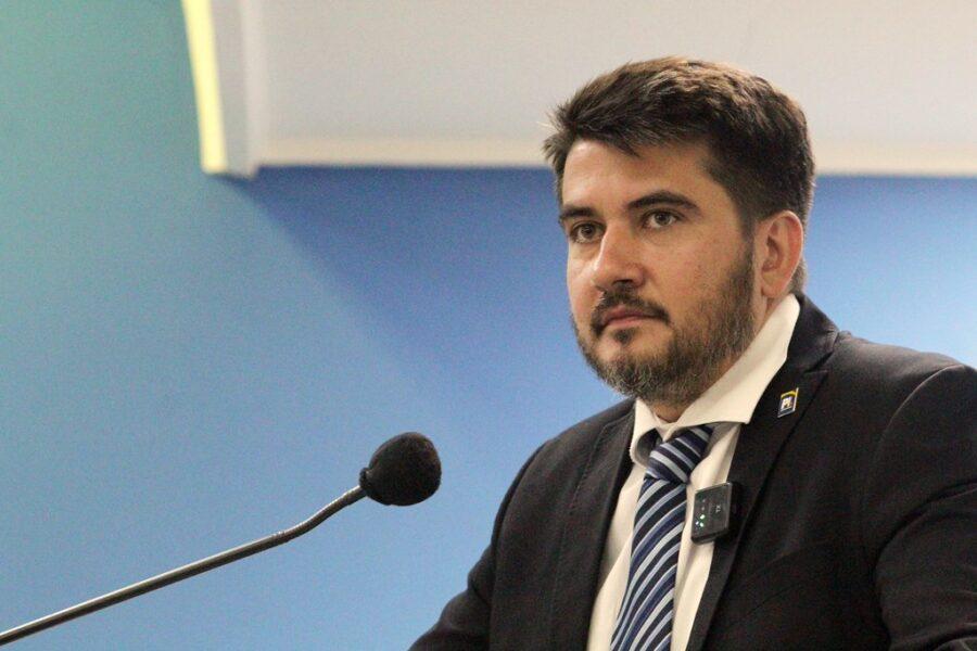 Proposta de Rafael Tavares permite trocar multa de trânsito por doação de sangue.