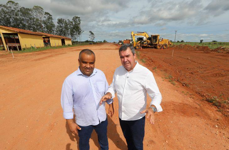Corguinho: Governo entrega pavimentação em bairros e inicia obra na MS-244.